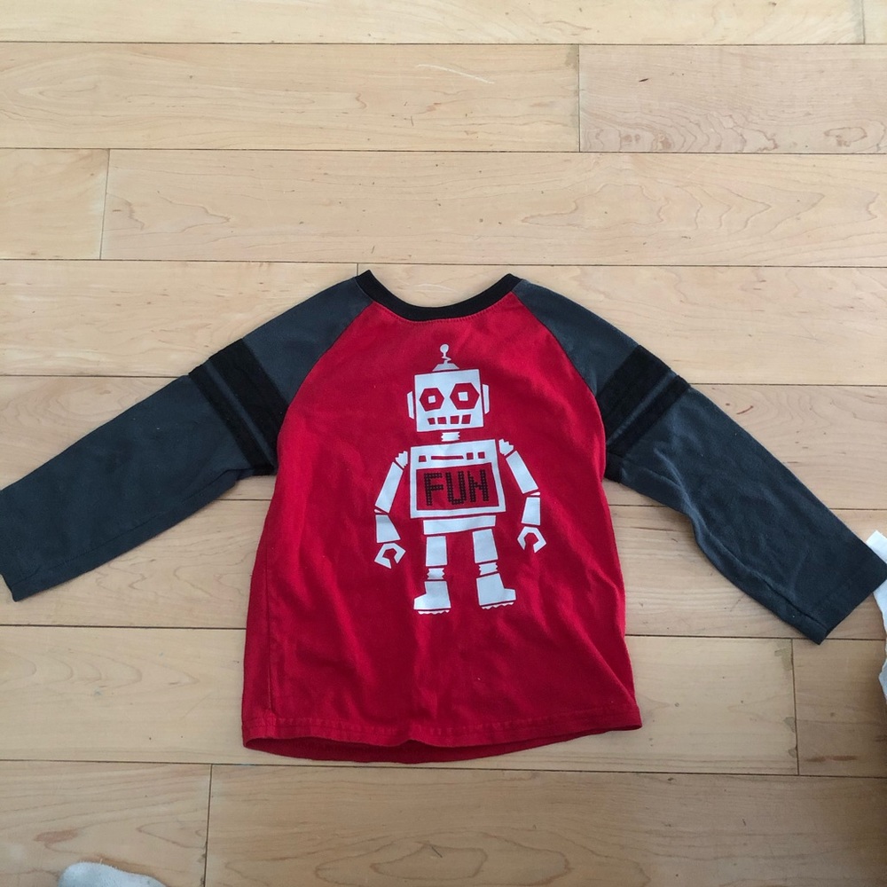 ⭐️Garanimals Robot shirt⭐️